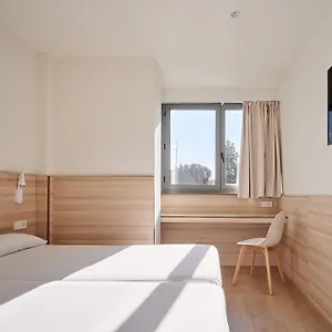 ** Konukevi Hostal Lami İspanya